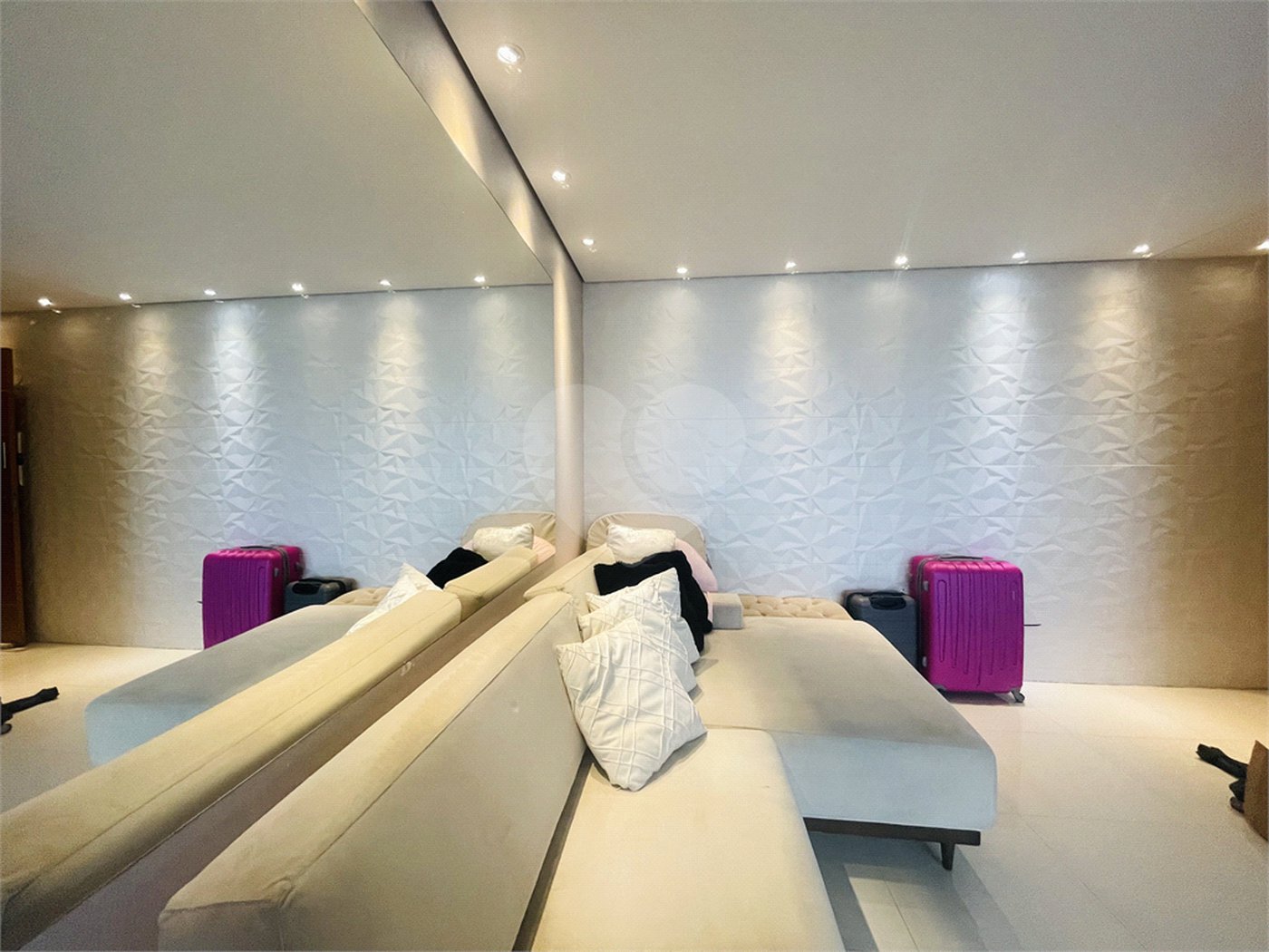 Apartamento à venda com 2 suítes em Vila Scarpelli, Santo André, SP