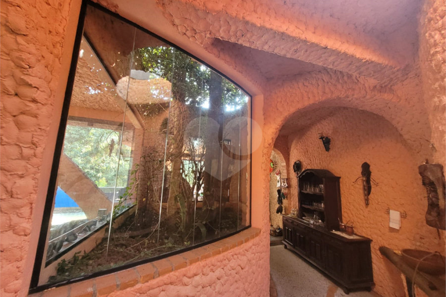 Casa à venda com 2 suítes no condomínio Associação Reserva das Hortênsias, Mairiporã - SP