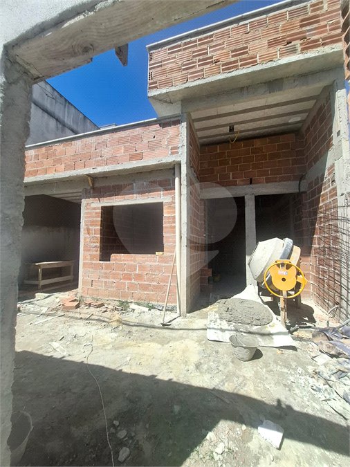 Casa à venda com 2 quartos, sendo 1 suíte,  no condomínio Campina Grande, Rio de Janeiro - RJ
