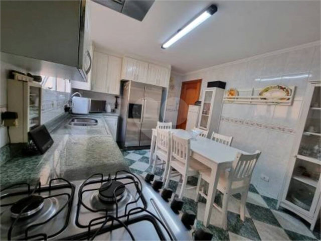 Apartamento à venda com 3 quartos, sendo 1 suíte,  em Vila Mariana, São Paulo, SP