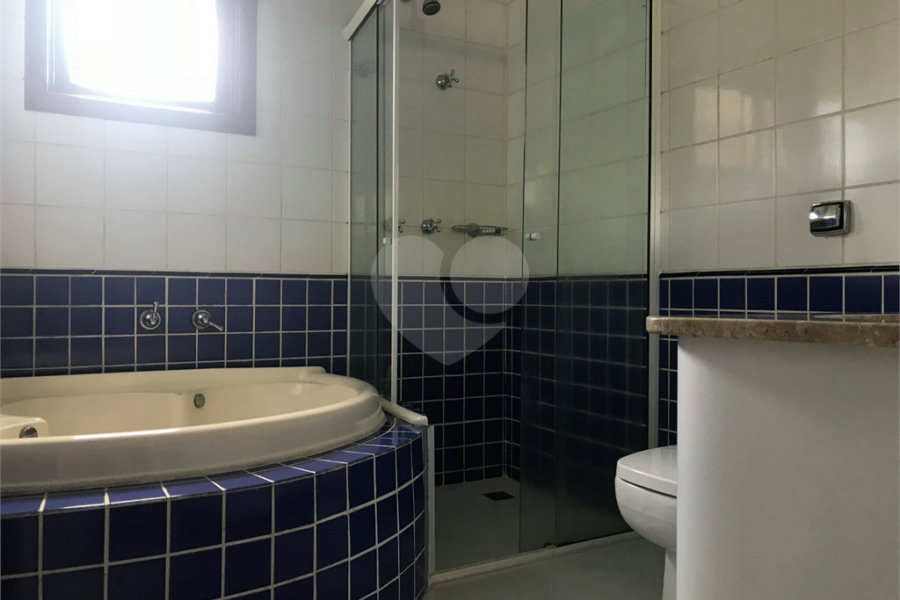 Casa à venda com 4 quartos, sendo 3 suítes, no condomínio Alpes da Cantareira, Mairiporã - SP