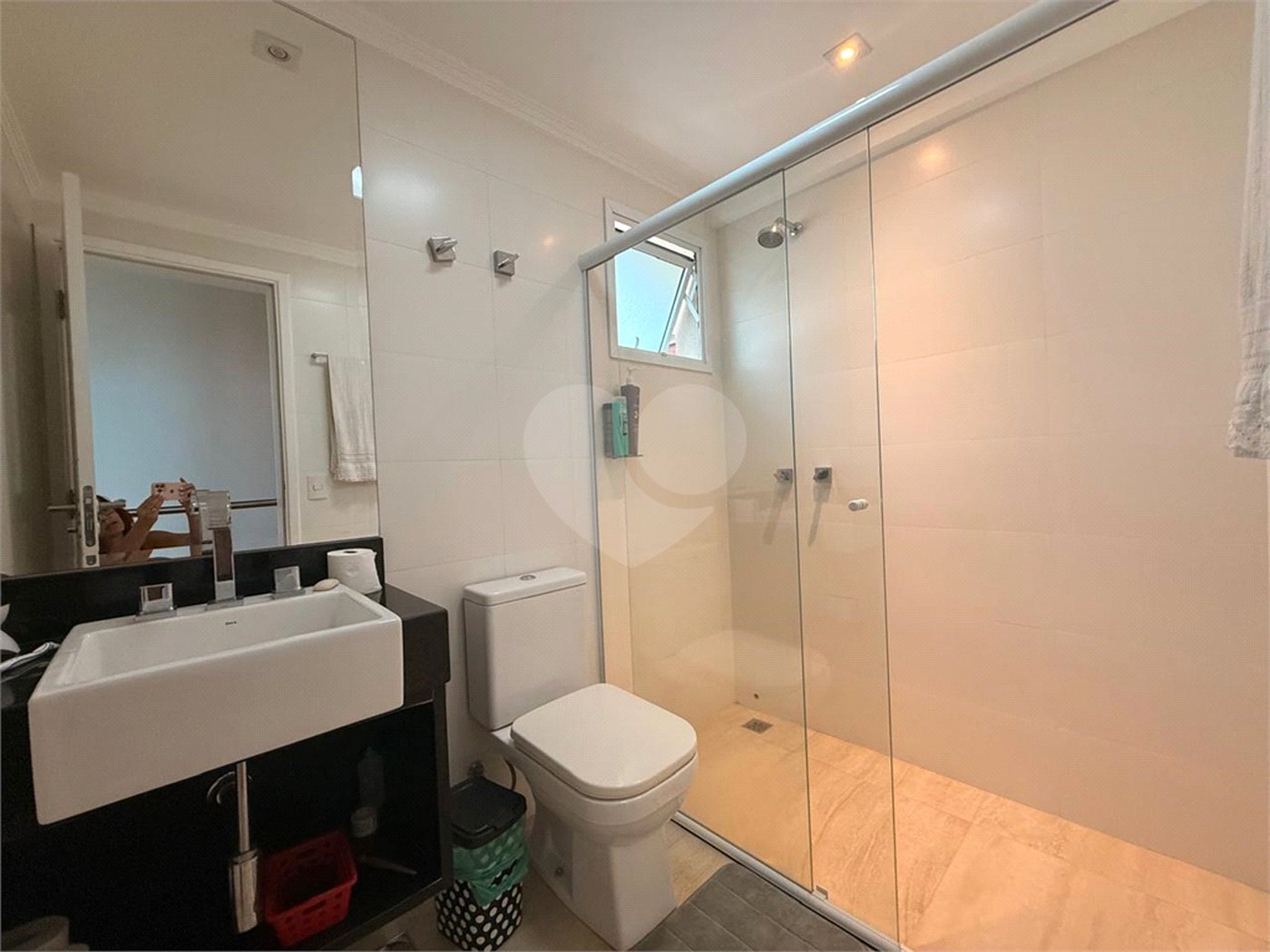 Casa à venda com 4 quartos, sendo 2 suítes, no condomínio Florada da Serra, São Paulo - SP