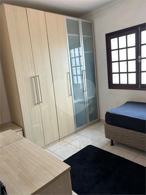 Sobrado à venda com 5 quartos, sendo 1 suíte, em Jardim Marisa, São Paulo, SP