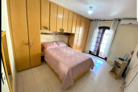 Sobrado à venda com 4 quartos, sendo 1 suíte, em Vila Mazzei, São Paulo, SP
