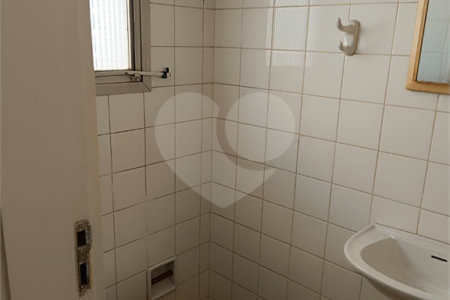 Apartamento à venda com 3 quartos, sendo 1 suíte, em Moema, São Paulo, SP