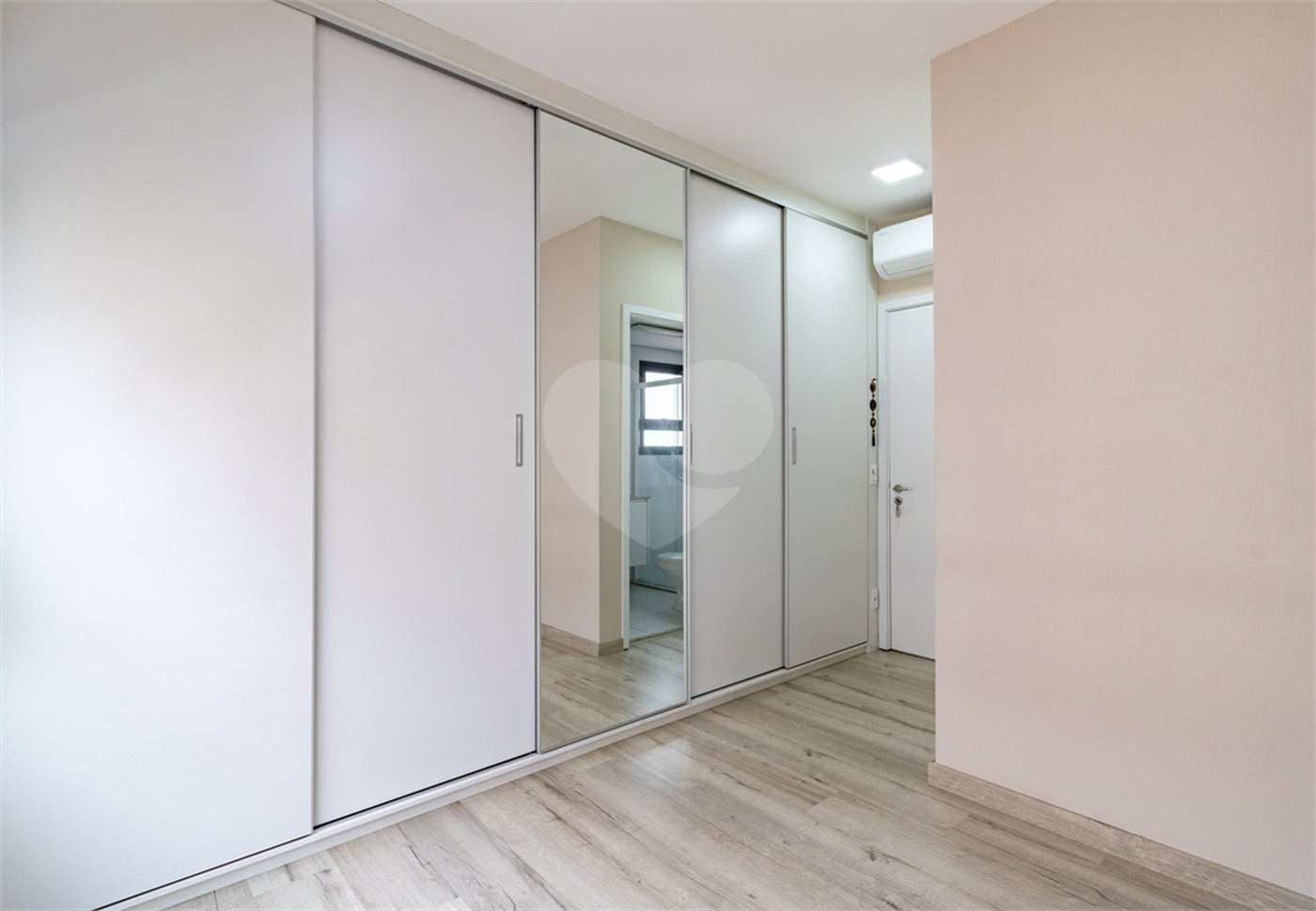 Apartamento à venda com 3 quartos, sendo 1 suíte,  em Perdizes, São Paulo, SP