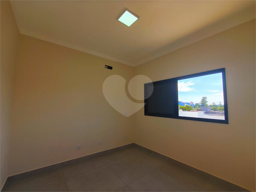 Casa à venda com 3 quartos, sendo 1 suíte, no condomínio Terras de São Francisco, Sorocaba - SP