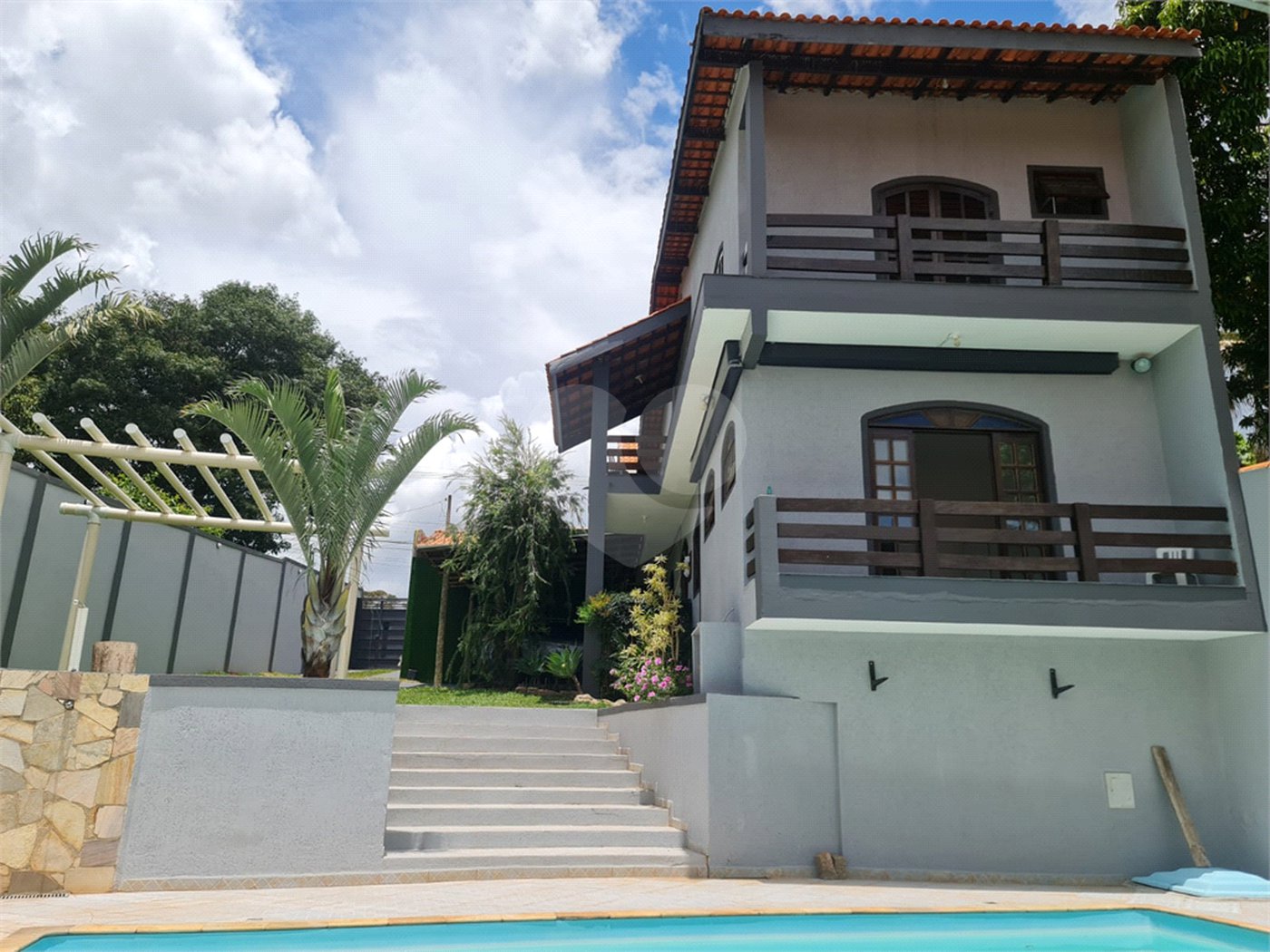 Sobrado para alugar com 3 quartos, sendo 2 suítes, em Jardim Paulista, Atibaia, SP