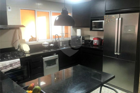 Casa à venda com 4 quartos, sendo 2 suítes, em Jardim Samara, São Paulo, SP