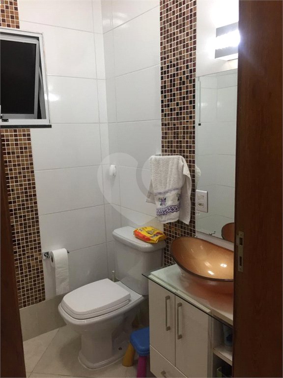 Sobrado à venda com 3 quartos, sendo 1 suíte,  em Alto da Boa Vista, Mogi das Cruzes, SP