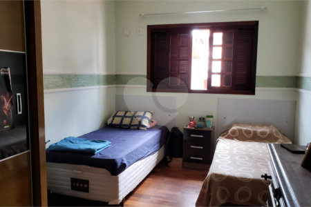 Sobrado à venda com 3 quartos, sendo 1 suíte, em Jardim Sul, São José dos Campos, SP
