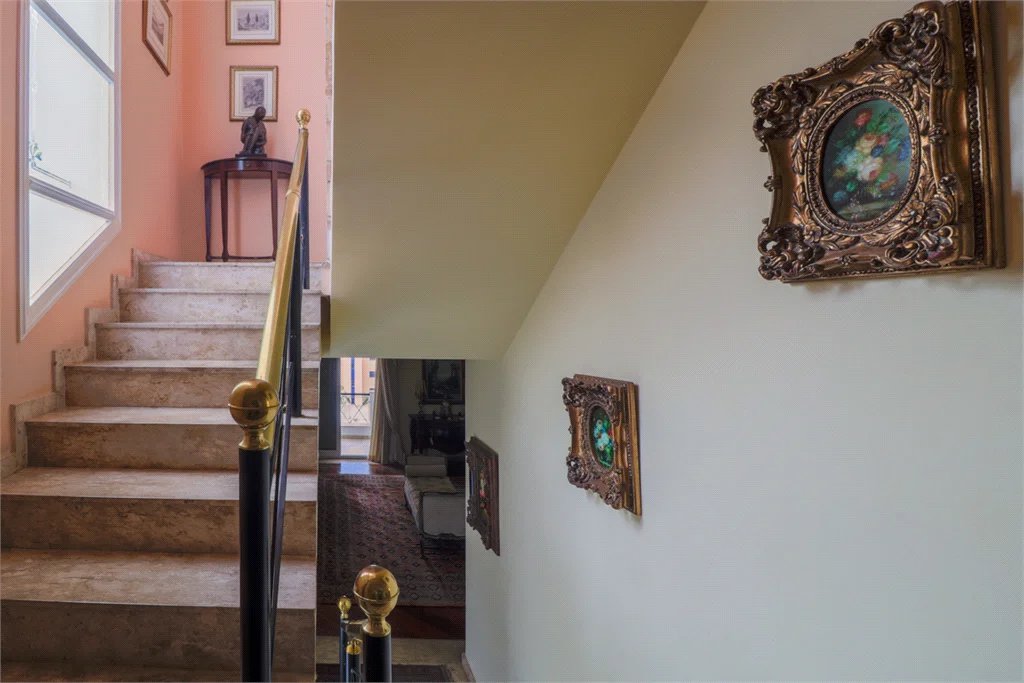 Casa à venda com 4 quartos, sendo 3 suítes,  em Vila Sônia, São Paulo, SP