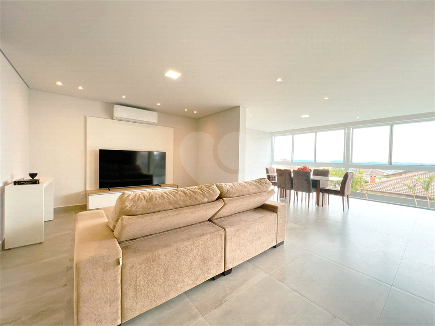 Casa à venda com 4 suítes no condomínio Alpes de Vinhedo, Vinhedo - SP