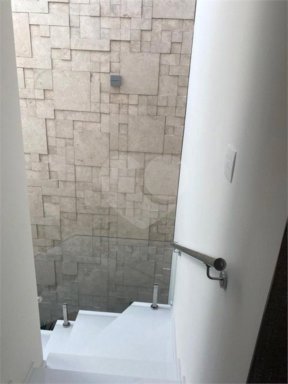 Casa à venda com 4 quartos, sendo 3 suítes, no condomínio Brisa 1, Mogi das Cruzes - SP