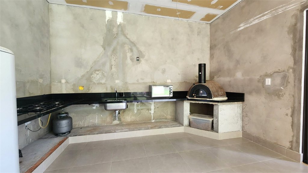 Casa à venda com 3 suítes no condomínio Residencial Jardim Primavera, Louveira - SP