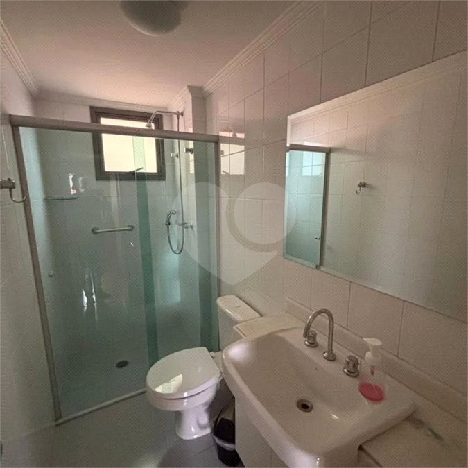 Apartamento de 107m2 no Planalto Paulista com 3 dorms, 1 suíte, 4 banheiros, 2 vagas. Estuda permuta.