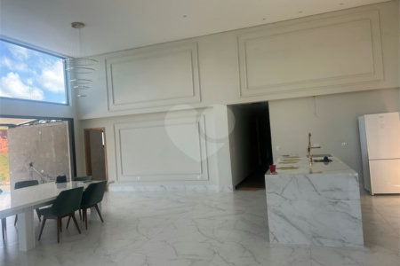 Casa à venda com 3 quartos, sendo 2 suítes,  no condomínio Residencial Alto da Floresta, Bom Jesus dos Perdões - SP
