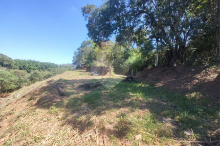 Área rural em Piracaia com 3.289 metros, ótima para chácara, as margens do rio Cachoeira