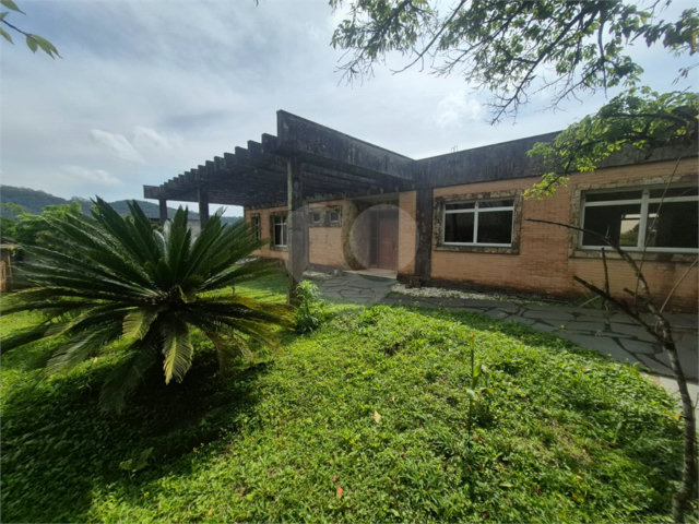 Casa à venda com 3 quartos, sendo 1 suíte,  no condomínio Alpes da Cantareira, Mairiporã - SP