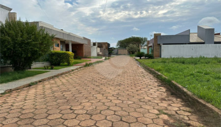 Casa à venda com 3 quartos, sendo 1 suíte,  no Centro, Ponta Porã, MS