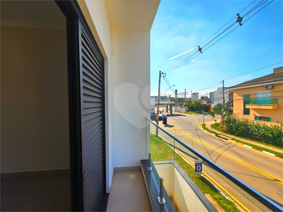 Casa à venda com 3 quartos, sendo 1 suíte, no condomínio Terras de São Francisco, Sorocaba - SP