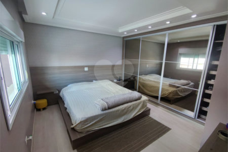 Sobrado à venda com 3 quartos, sendo 2 suítes,  em Vila Pires, Santo André, SP