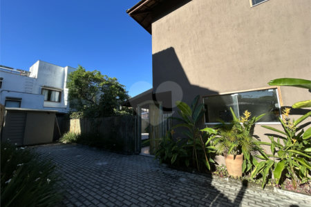 Duplex à venda com 3 suítes no Centro / Arraial D'ajuda, Porto Seguro, BA
