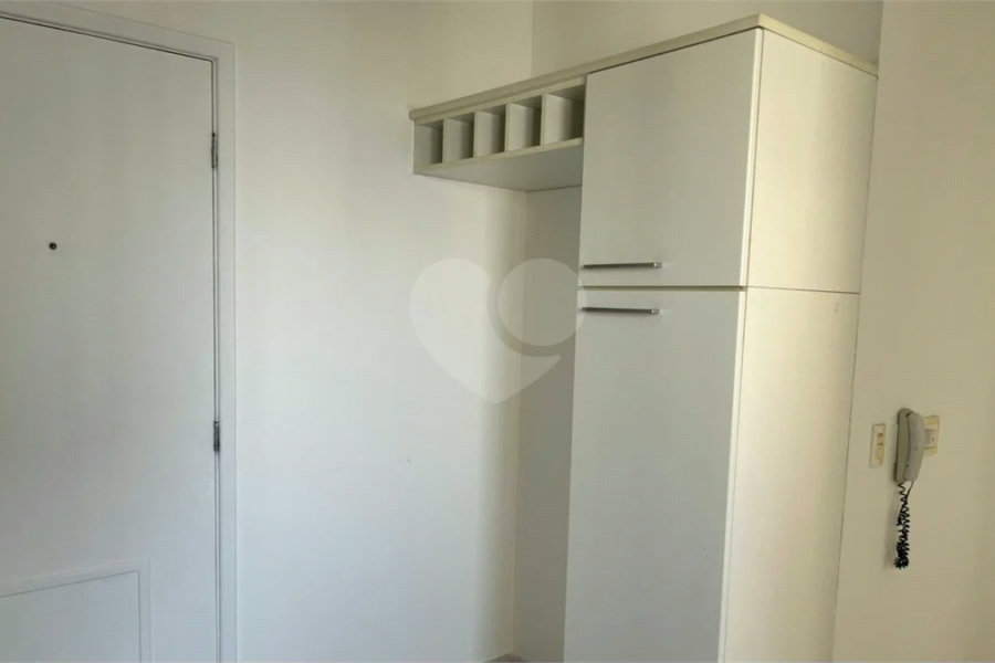 Excelente apartamento de 3 dormitórios, sendo uma Suíte e 2 vagas de garagem.