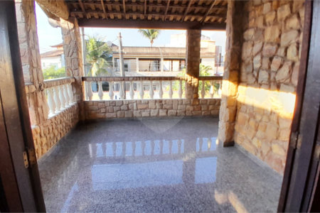 Casa à venda com 4 quartos, sendo 1 suíte, em Bangu, Rio de Janeiro, RJ