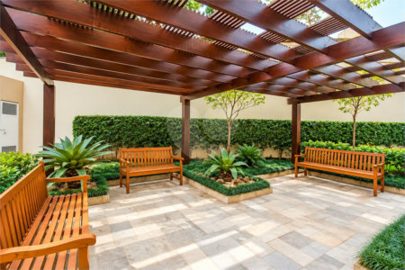 Apartamento com 3 dormitórios, 1 suíte, sala ampliada, varanda gourmet, planejados e 2 vagas. Condomínio com lazer completo e ótima localização em São Bernardo do Campo.