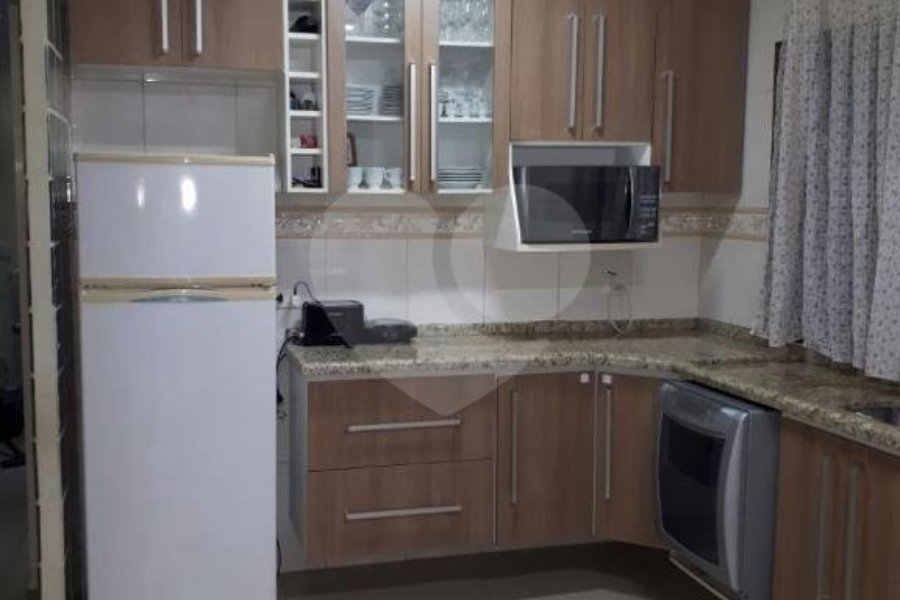 Sobrado à venda com 3 quartos, sendo 1 suíte,  em Tremembé, São Paulo, SP