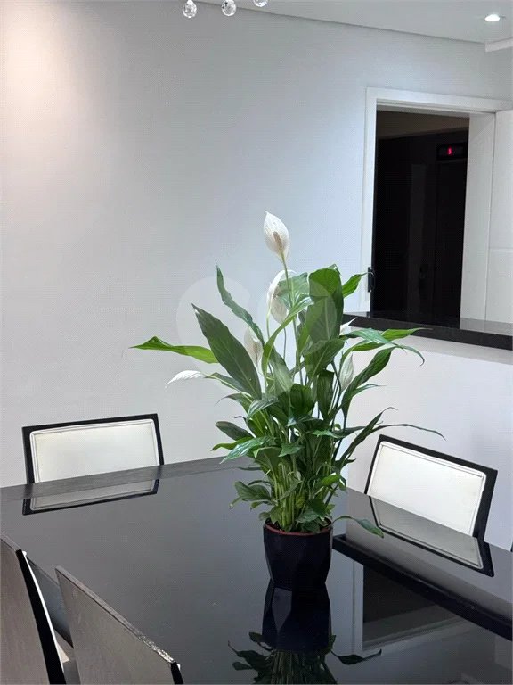 O Seu Apartamento Exclusivo: 74 m² Reformados ao Lado do Ibirapuera!