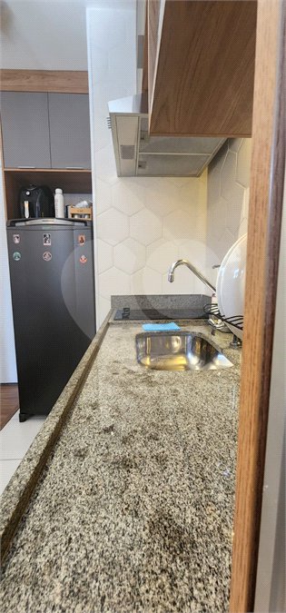 Apartamento à venda ou para alugar com 1 suíte em República, São Paulo, SP