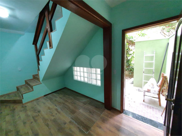Casa à venda com 3 quartos, sendo 2 suítes,  no condomínio Residencial Jardim Lago da Cantareira, Mairiporã - SP