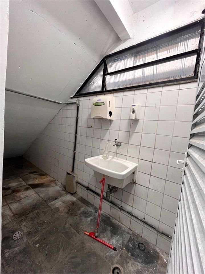 Prédio Corporativo em Santos | 4 Pavimentos | Galpão com Pé-Direito Duplo | Estrutura para +200 Pessoas | Compra Ou Locação