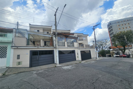 Sobrado à venda com 3 quartos, sendo 1 suíte,  em Vila Nivi, São Paulo, SP
