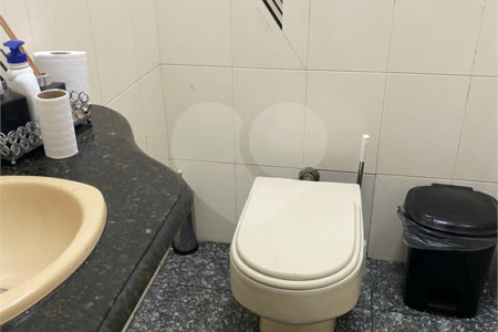 Sobrado à venda com 4 quartos, sendo 3 suítes, em Vila Gustavo, São Paulo, SP
