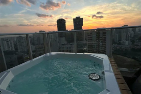 Cobertura à venda com 2 quartos, sendo 1 suíte,  em Jardim das Acácias, São Paulo, SP