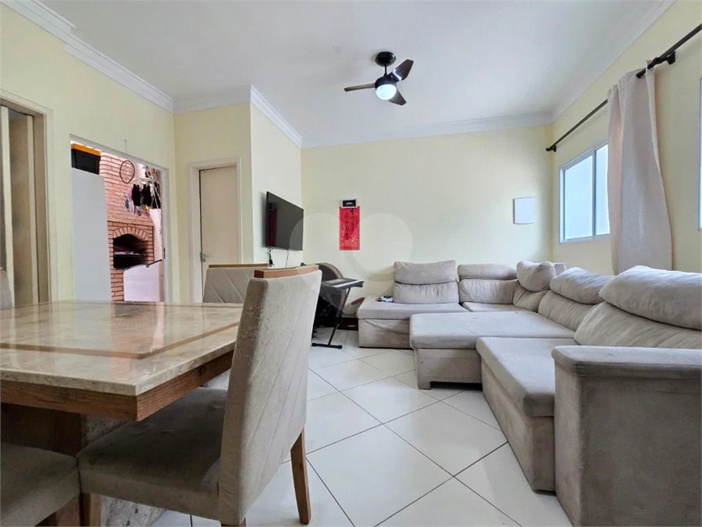 Casa à venda com 3 quartos, sendo 1 suíte, no condomínio Rafaela I, São Paulo - SP