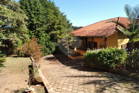 Chácara à venda com 3 quartos, sendo 1 suíte,  em Fazenda Marajoara, Campo Limpo Paulista, SP