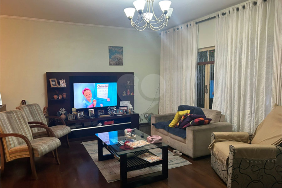 Sobrado à venda com 3 quartos, sendo 1 suíte,  em Tremembé, São Paulo, SP
