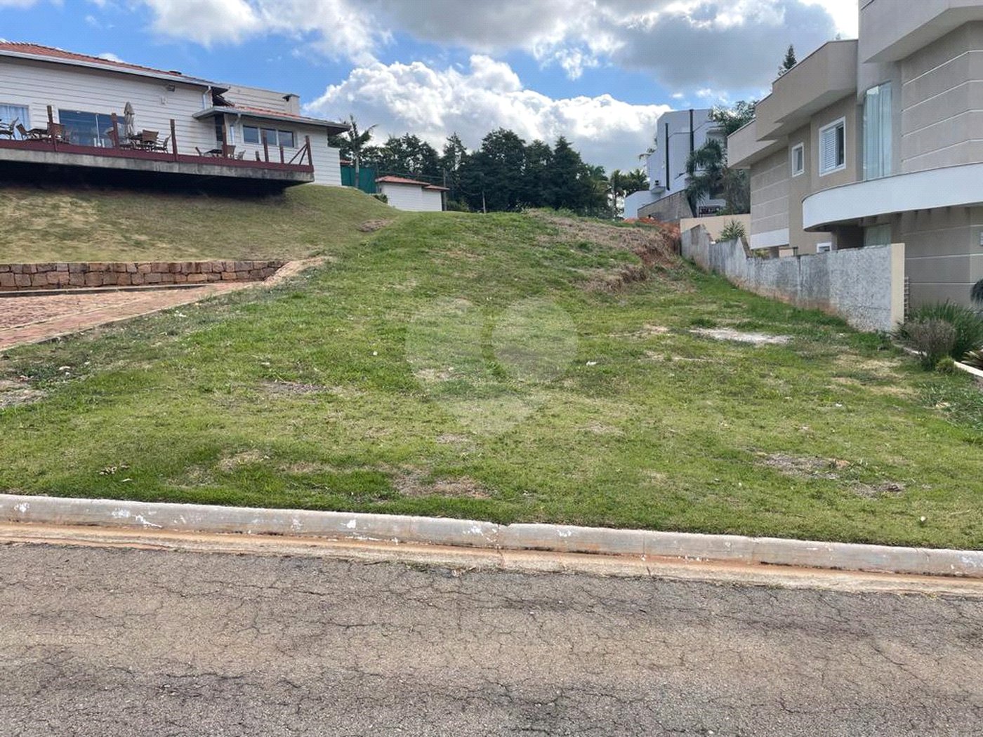 Terreno à venda no Centro, Louveira, SP