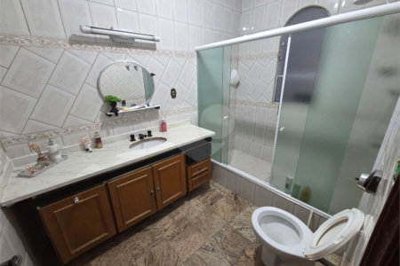 Sobrado à venda ou para alugar com 6 quartos, sendo 2 suítes, em Santana, São Paulo, SP