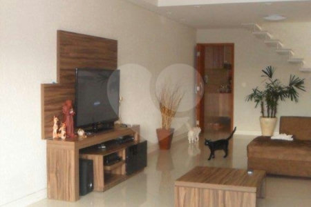 Sobrado à venda com 3 quartos, sendo 1 suíte, em Vila Mazzei, São Paulo, SP