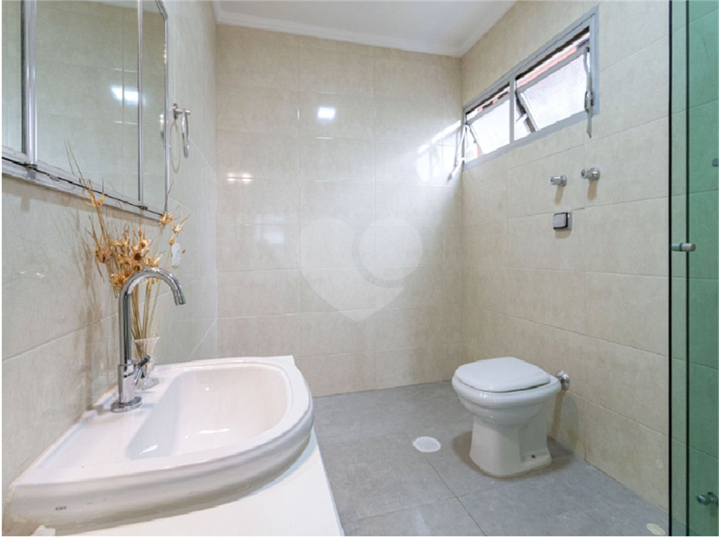 Apartamento à venda com 3 quartos, sendo 1 suíte, em Itaim Bibi, São Paulo, SP