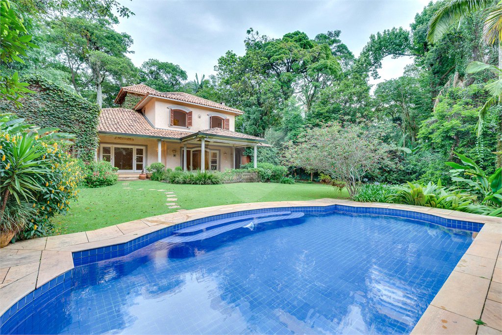 Casa à venda com 4 suítes no condomínio Chácara Flora, São Paulo - SP