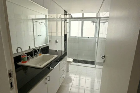 Triplex à venda ou para alugar com 3 suítes em Vila Suzana, São Paulo, SP