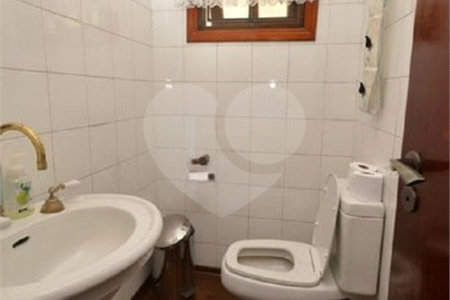 Casa à venda com 5 quartos, sendo 2 suítes, em Vila Galvão, Guarulhos, SP