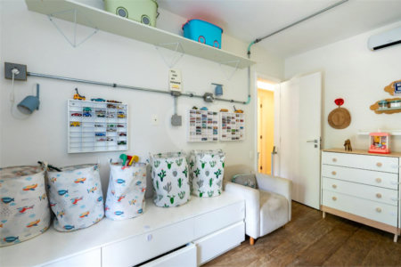 Apartamento à venda com 3 quartos, sendo 1 suíte, em Jardim Morumbi, São Paulo, SP