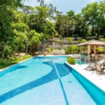 Casa à venda com 4 quartos, sendo 1 suíte, no condomínio Freguesia, Rio de Janeiro - RJ